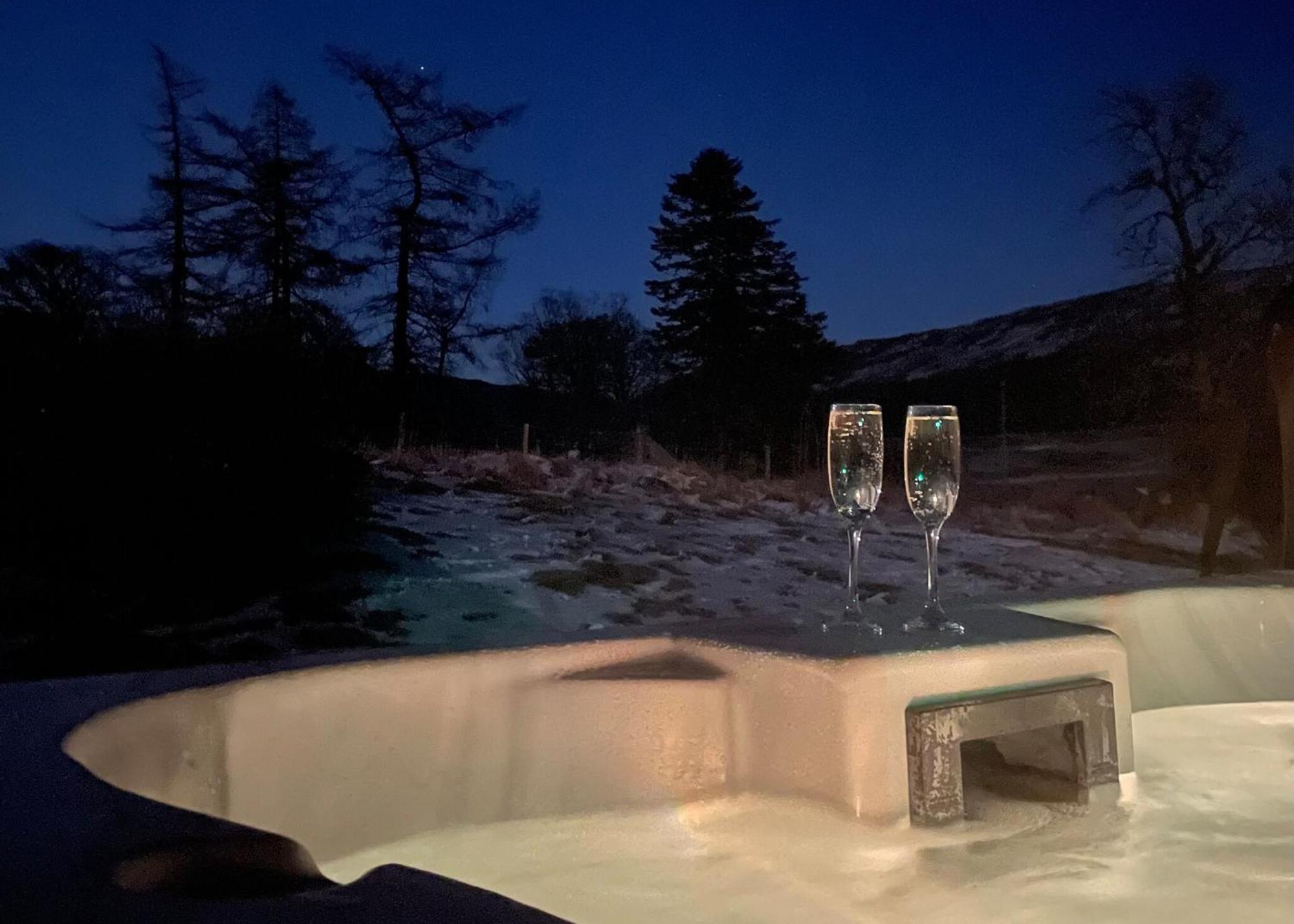 Glen Clova Lodges Inchmill المظهر الخارجي الصورة